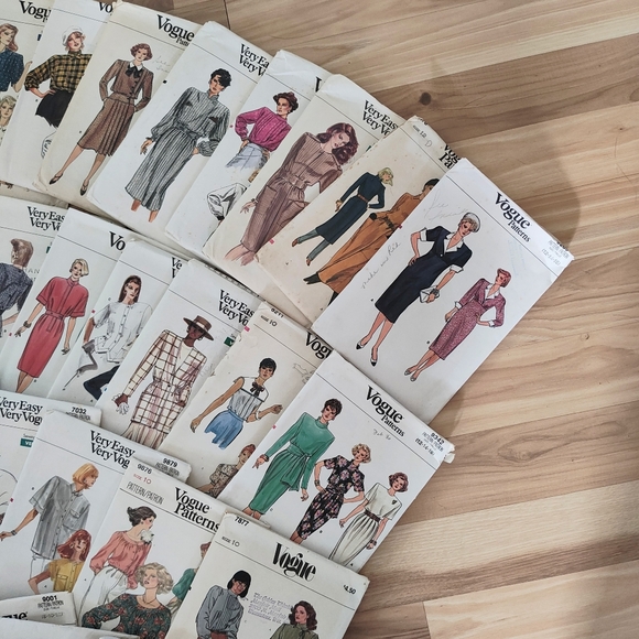 Lot of 51 Vintage Vogue Patterns - Picture 4 of 6